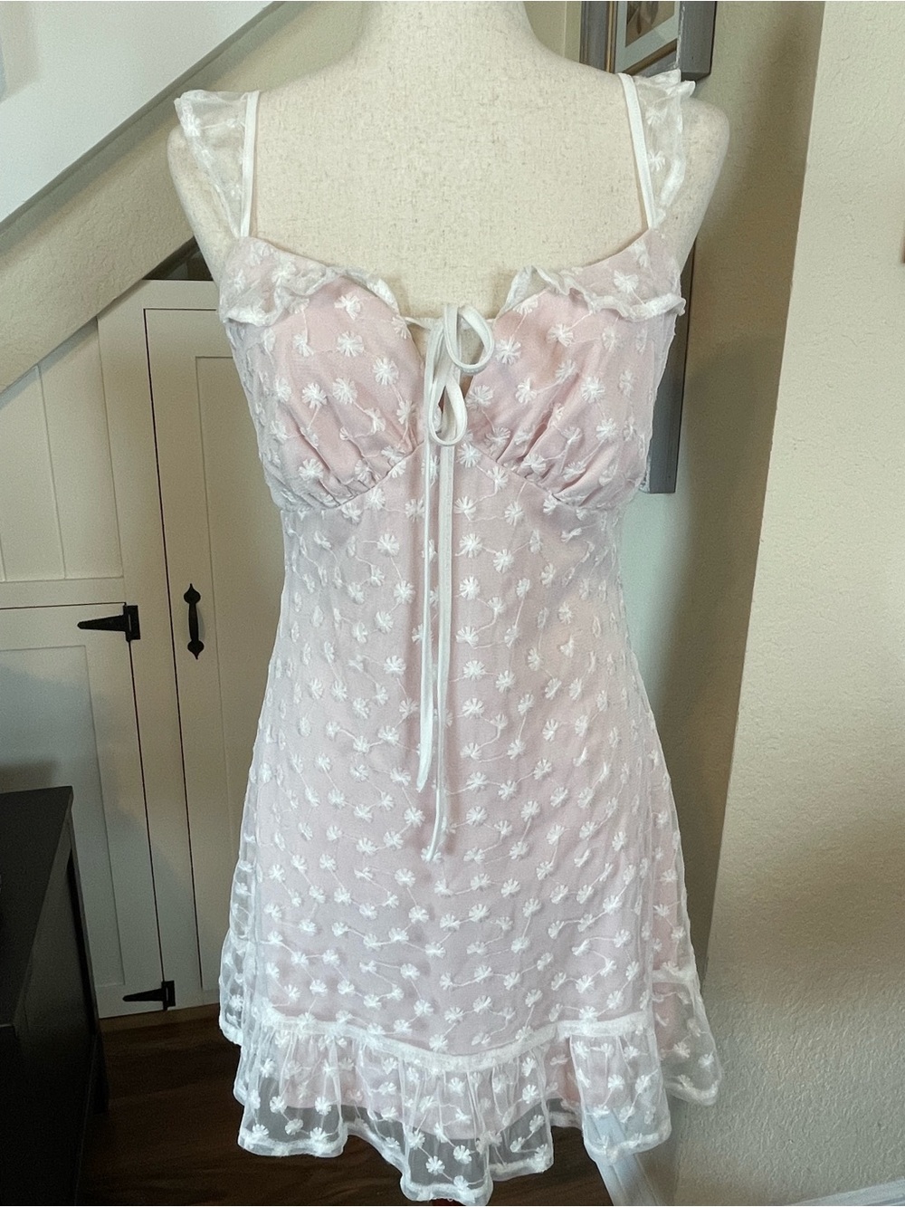 BCBGeneration Tamara Embroidered Cami Dress Pink White Lace Mesh Mini Small